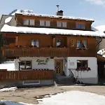 Haus Derra לינה וארוחת בוקר 3*