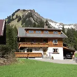 Haus Derra 3*