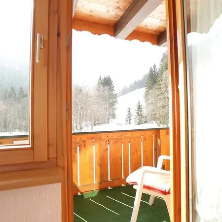 Haus Derra Bed and breakfast