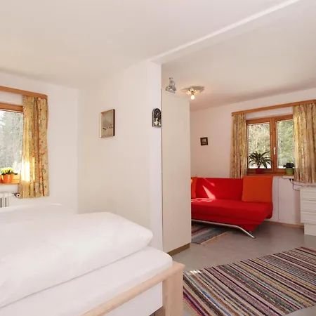 Haus Derra Bed and breakfast