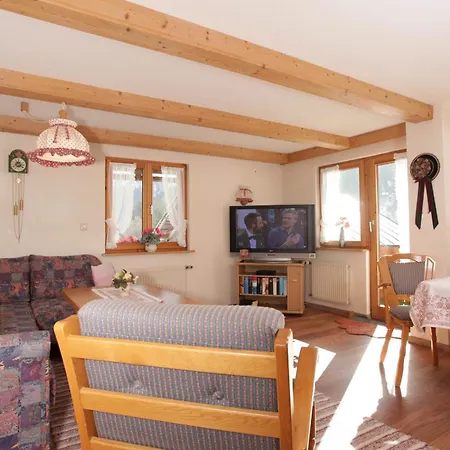 Haus Derra Bed and breakfast 3*