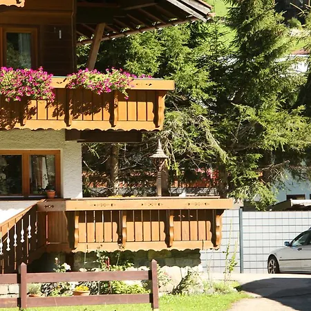 Haus Derra Bed & Breakfast 3*
