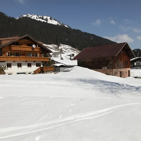 Bed & Breakfast Haus Derra 3*