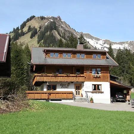 Haus Derra 3*