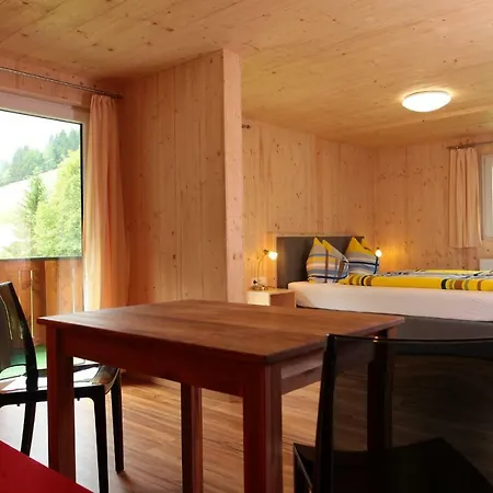 Haus Derra Bed and breakfast Mittelberg